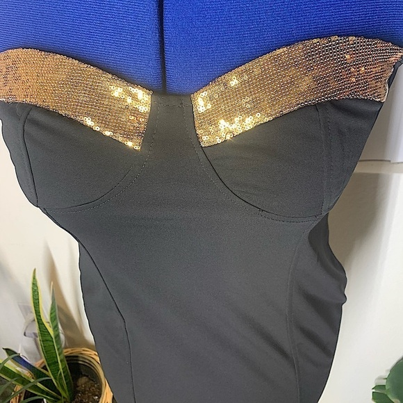 Black and Gold Sequin Strapless Bodycon mini dress heartshape top - Picture 3 of 7